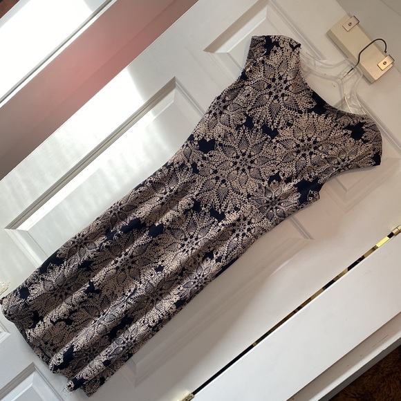 Connected 8 tan black lace dress Faux wrap cinched waist slimming split - Picture 6 of 11